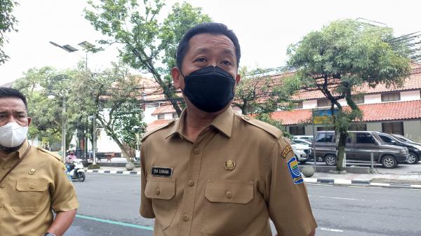 Plh Wali Kota Bandung Intruksikan Satpol PP Tertibkan PKL dan Reklame Ilegal