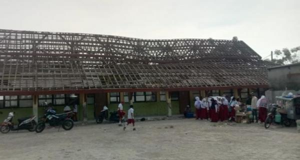 Konstruksi Bangunan Buruk, Atap SD Muhammadiyah di Gunungkidul Ambrol Timpa Puluhan Siswa