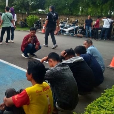 Reskrim Polrestabes Palembang Sikat Tujuh Pemalak Berkedok Juru Parkir di Pasar Modern Plaju