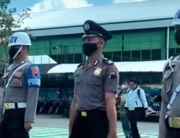 Memalukan, Aipda AL Digerebek Warga di Rumah Istri Anggota TNI saat Subuh