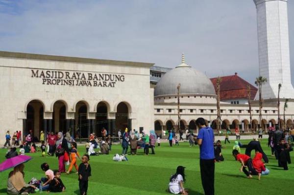 Aniaya Pengunjung Alun-alun Bandung, Seorang Pengamen Diamankan Polisi