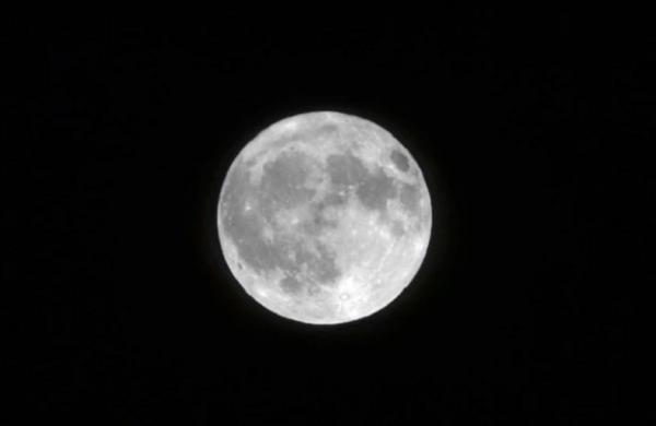 Bacaan Niat dan Tata Cara Sholat Gerhana Bulan Total