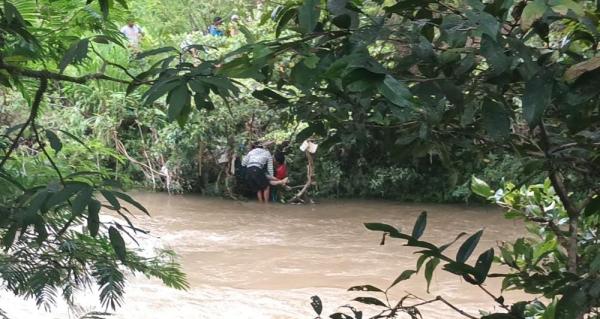 Ibu Palungan Ditemukan dalam Keadaan Tewas Tersangkut Ranting Kayu di Pinggir Sungai