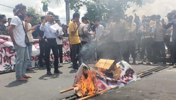 Momentum 10 November, Mahasiswa di Mataram Demo DPRD NTB Terkait Isu Narkoba