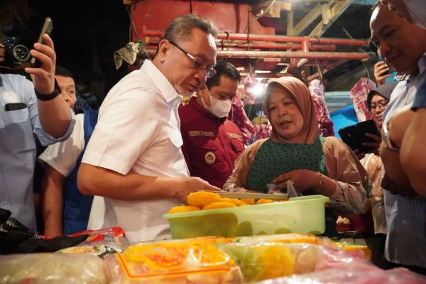 Kunjungi Pasar Tanjungsari Sumedang, Mendag : Harga Beras Rp9.400, Bayarnya Bisa Pakai QRIS