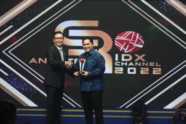 Erick Thohir Raih Penghargaan Visionary Leader di Anugerah CSR IDX Channel 2022