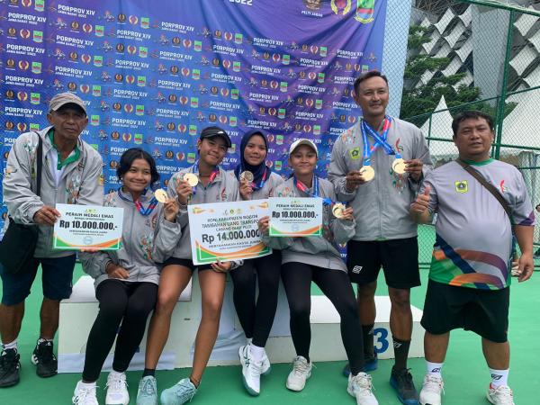 Tim Tenis Lapangan Kabupaten Bogor PERKASA Kawinkan Emas Beregu Putra Putri di Porprov Jabar 2022