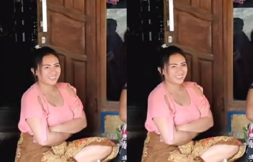 Wanita Desa Berstatus Janda Cantik Ini Bikin Heboh Dunia Maya, Pesonanya Tak Kalah dari Artis