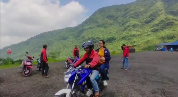 Menikmati Pesona Keindahan Kawah Gunung Galunggung Tasikmalaya dengan Naik Ojek Wisata