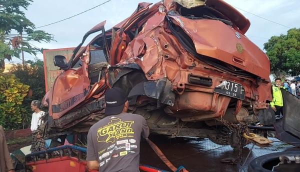 Mobil Tertabrak Kereta Api di Tasikmalaya, Tiga Orang Tewas
