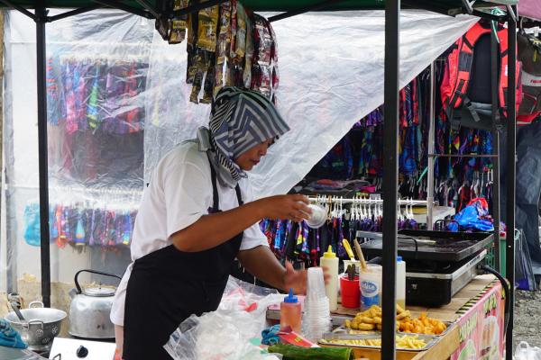 Para Pedagang Sumringah, Ajang Porprov Jabar XIV 2022 Tingkatkan Omzet Pendapatan
