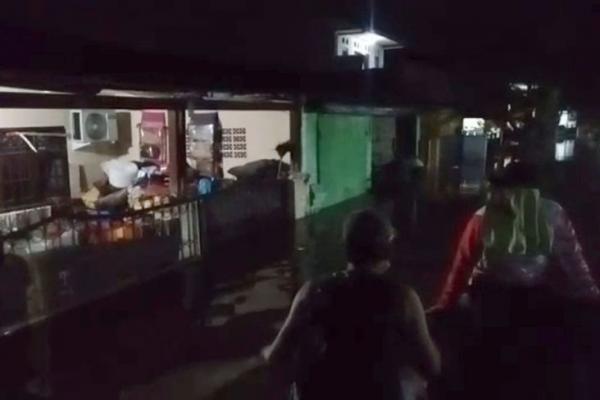 Ratusan Rumah di Tangerang Terendam Banjir 1 Meter, Akibat Tanggul Jebol