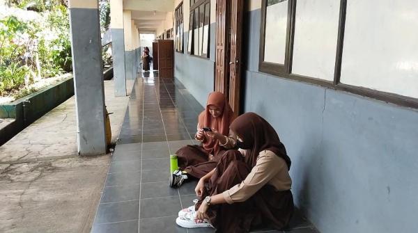 Dua Siswi SMK di Garut Trauma Setelah Ditampar Gurunya