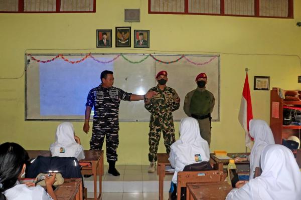 Prajurit Yonif 3 Marinir Datangi SMAN 6 Surabaya, Sampaikan Pesan Ini Kepada Siswa