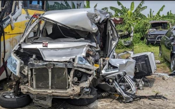 Mobil Luxio Kecelakaan di Tol Cipali yang Tewaskan 3 Orang, Diduga Travel Gelap
