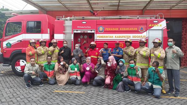 Tingkatkan Kewaspadaan dan Kesiapan Karyawan, RSI Siti Hajar Gelar Simulasi Penanggulangan Kebakaran