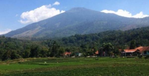 Kenali 6 Mitos Gunung Ciremai Sebelum Taklukkan Puncak Gunung Tertinggi di Jawa Barat