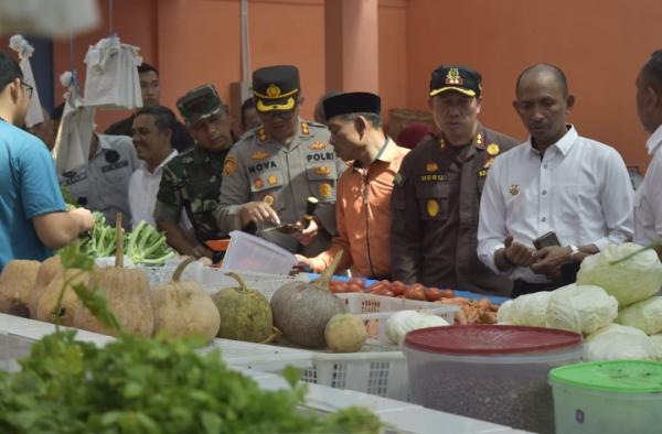 Bupati Aceh Selatan bersama Forkopimda lakukan Inspeksi mendadak (sidak) ke pasar Inpres Tapaktuan