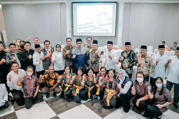 Pesan Teduh Gubernur Ridwan Kamil untuk Warga Karawang: Jaga Perdamaian