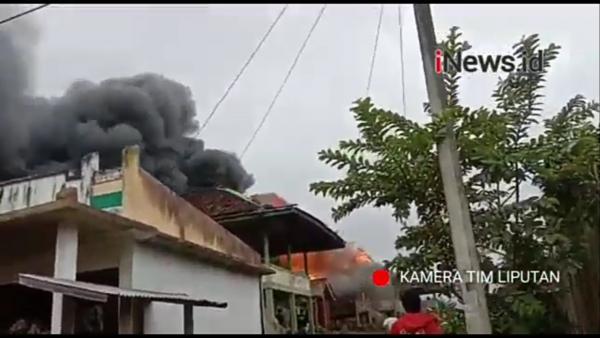 Video Rumah Terbakar di Ulu Belu Semuong