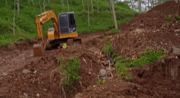Aktivitas Tambang di Desa Kemuning Karanganyar Dikeluhkan Warga, Lahan dan Jalan Rusak