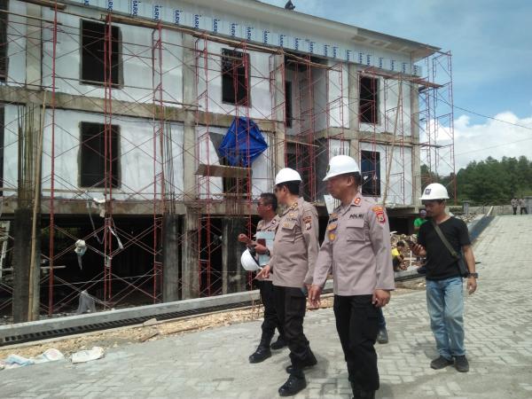 Kapolres Toraja Utara Dampingi Tim Assistensi Biro Rena Polda Susel Cek Pembangunan Mapolres