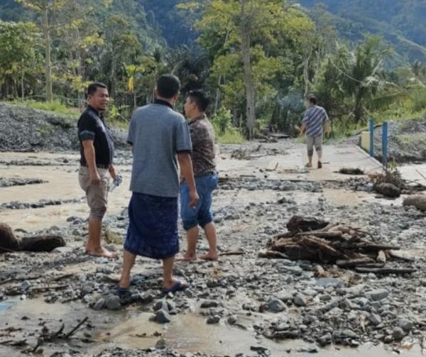 Diterjang Banjir, Jembatan Desa Buah Pala di Aceh Tenggara Nyaris Hanyut