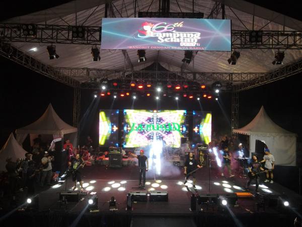 Pecah!!!Jamrud Sukses Hipnotis Ribuan Penonton Lampung Selatan Fest 2022