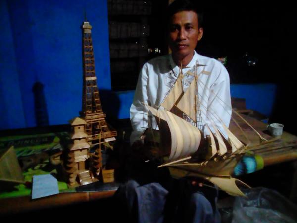 Saprudin, Perajin Handycraft Berbakat dari Desa Batusari dalam Ajang Subang International Art Fair