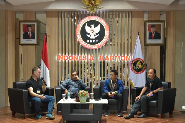 Di BNPT, McGown Ceritakan Kisah Penculikan 6 Tahun oleh Al Qaeda pada Enterpreneur Indonesia