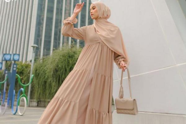 Rekomendasi Gamis ke Kantor dengan Tampilan Modern dan Profesional