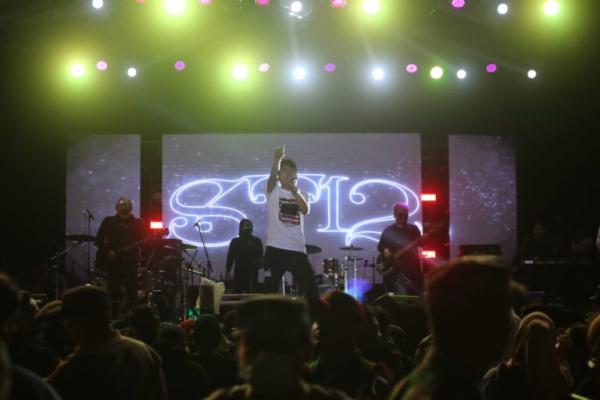 Lagi...!!! Giliran ST12 Hibur Ribuan Warga di Panggung Lampung Selatan Festival 2022