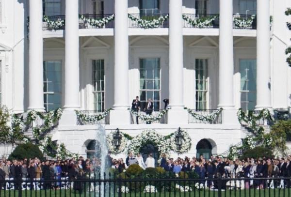 Hari Ini, Naomi Cucu Presiden AS Joe Biden Menikah di Gedung Putih