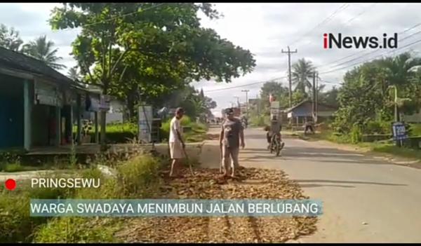 Video Jalan Berlubang di Pekon Keputran