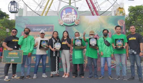 Festival Legendaris Semarang, Ajang Grab Indonesia Beri Penghargaan Para Mitra hingga Tokoh Lokal