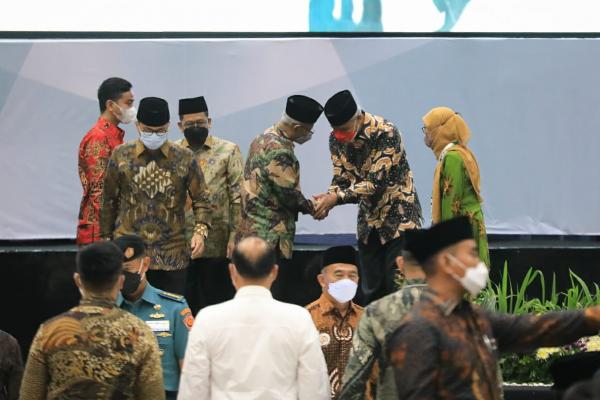 Haedar Nashir Terpilih Ketua Muhammadiyah, Ganjar: Speech-nya Bagus Banget!
