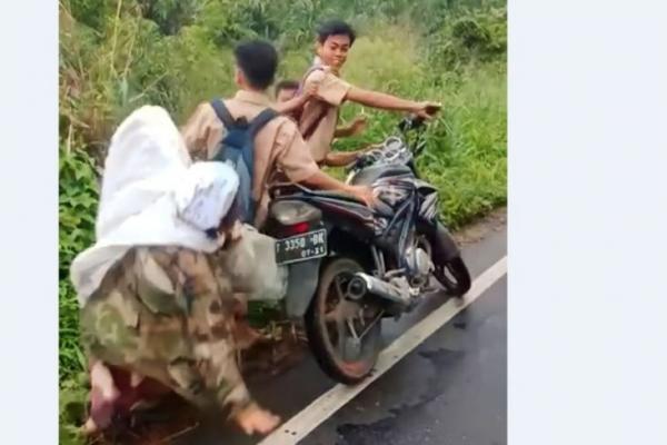 Nenek yang Ditendang dan Dipukul Pelajar sampai Nangis Diduga Alami Gangguan Jiwa