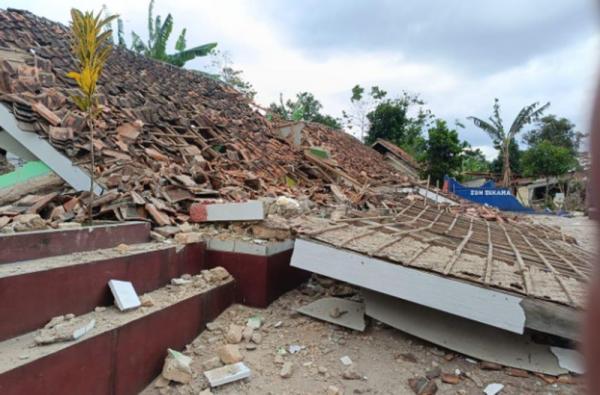 TERKINI! Gempa Cianjur 62 Meninggal Dunia, 25 Masih Tertimbun Runtuhan Bangunan