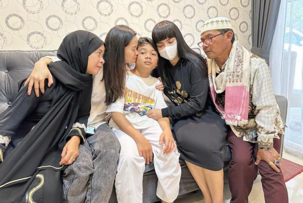 Ditemukan Pasca Gempa di Cianjur, Dinar Candy Boyong Adik ke Jakarta