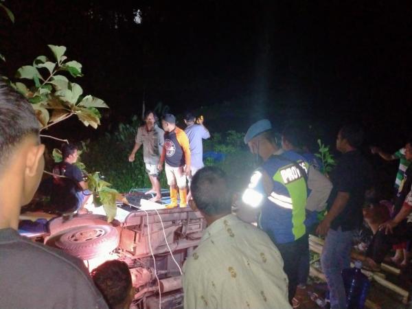 8 Penumpang Tewas, Setelah Sebuah Minibus Terjun ke Kolam Saat Melintas di Gunung Pegat Wonogiri
