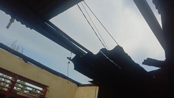 BREAKING NEWS: 29 Rumah di Pemali Rusak Dilanda Angin Ribut