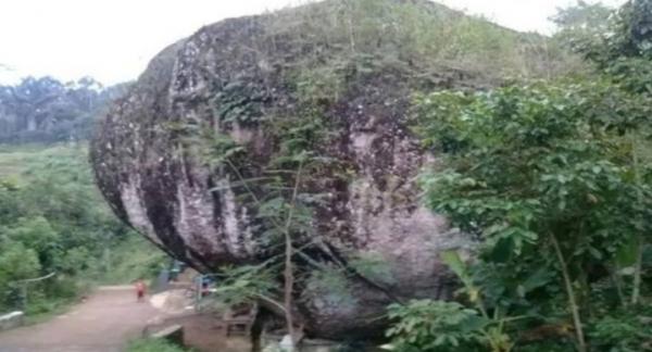 Misteri Batu Besar di Cianjur Tak Bergeser Saat Gempa Menggoyang