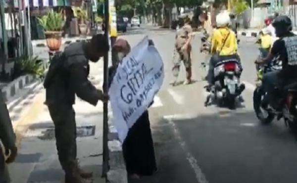 Bikin Haru, Demi Lunasi Hutang Anak, Janda di Tuban Rela Jual Ginjal di Jalanan 