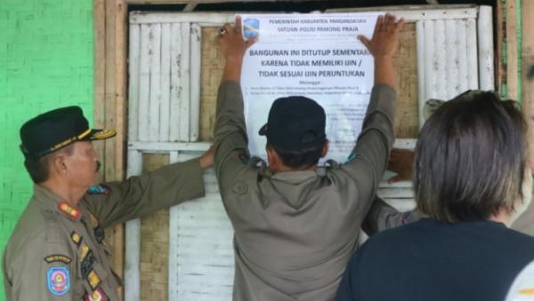 Petugas Resmi Tutup Sementara 33 Tempat Hiburan Malam Di Pangandaran