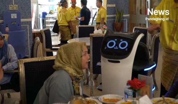 Unik! Robot Bella yang Kuat dan Smart Hadir Layani Pelanggan di Rumah Makan Natrabu  Cilegon