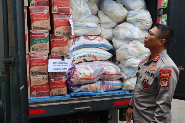 Polres Tangerang Selatan Salurkan Bantuan Kemanusiaan untuk Korban Gempa Cianjur