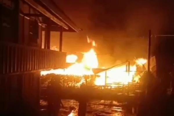 Rumah Warga di Awan Rantekarua Toraja Utara Ludes Terbakar
