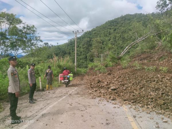 Longsor Kembali Terjadi di Mamasa, Pengendara Diminta Berhati-hati