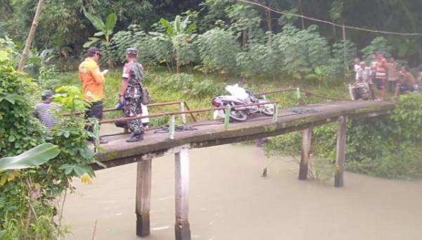 Diduga Terpeleset saat Buang Sampah, Kakek Asal Pangandaran Ditemukan Tewas Tenggelam