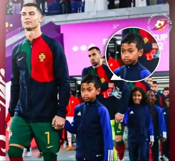 Anak Indonesia Digandeng Ronaldo saat Portugal Bertemu Ghana